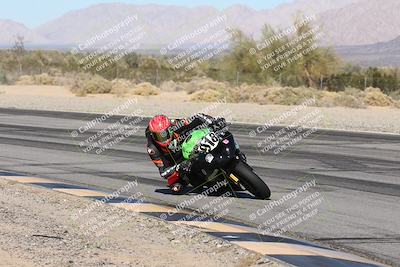 media/Dec-07-2025-CVMA (Sun) [[3e7d2de5dc]]/Race 4-Supersport Middleweight/